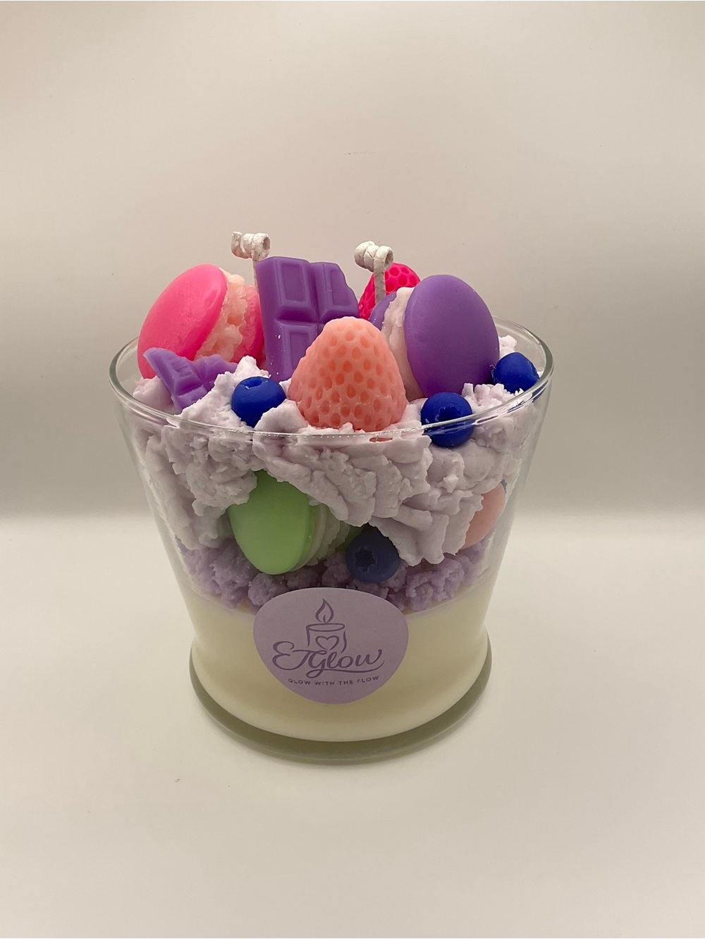 🕯️🍓Strawberry Açaí Dessert Style Candle 🍦🍨 - Picture 4 of 5